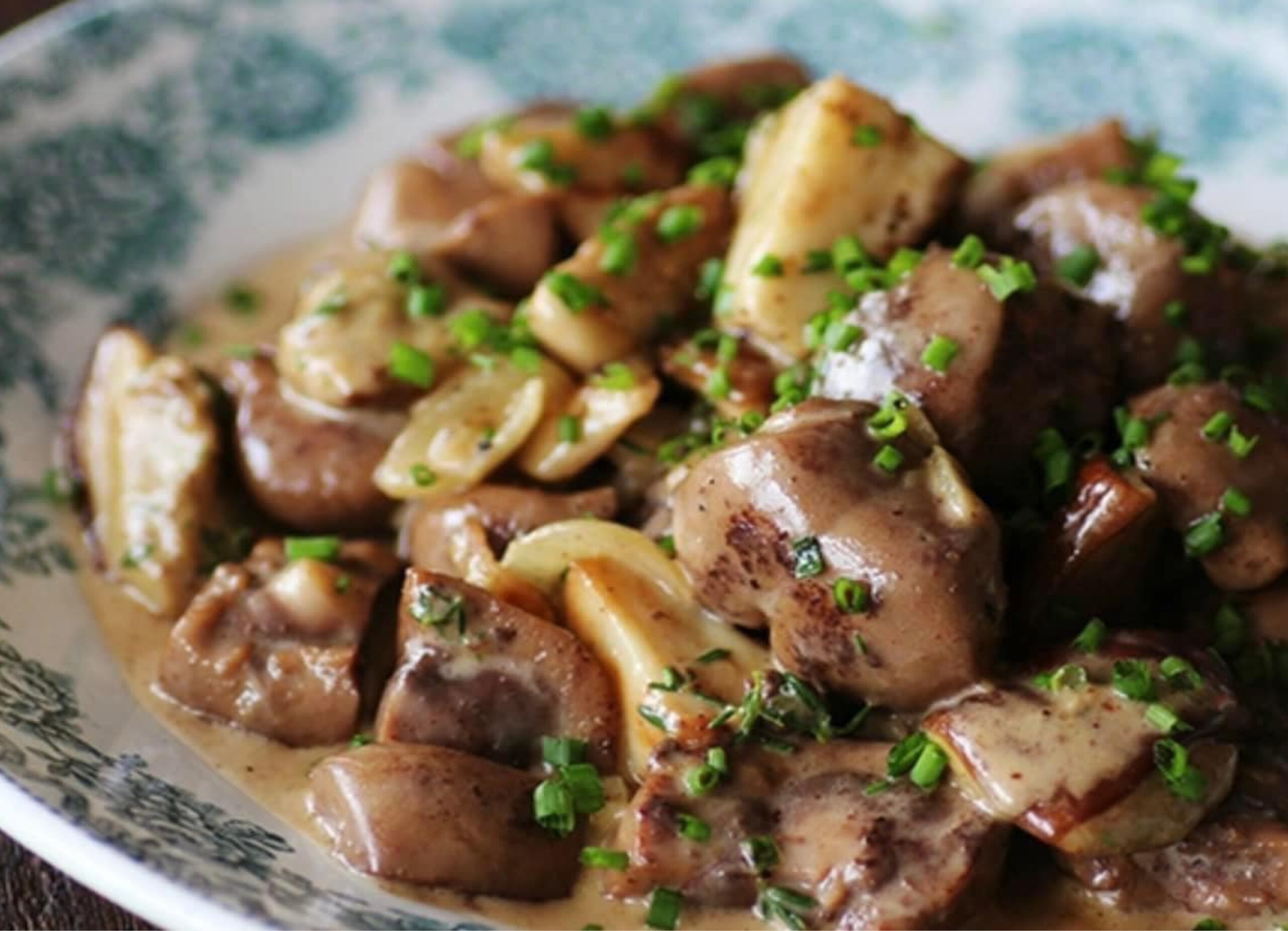 Rognons de veau au porto et champignons fait maison à la brasserie Le Beaulieu à Valenciennes, avec option doggy bag pour emporter les restes.